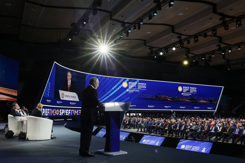 Выступление Путина на ПМЭФ-2025