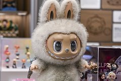 Редкую Лабубу купили за 840 тысяч рублей