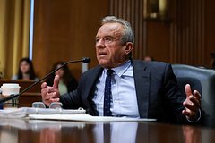 Администрация Трампа выступила против вакцин для детей