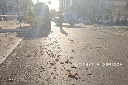 Появились кадры с последствиями взрыва дрона ВСУ у администрации столицы региона России