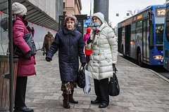 В Госдуме захотели запретить высаживать пенсионеров из транспорта