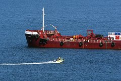 Евросоюз внесет в санкционный список 120 якобы связанных с Россией танкеров