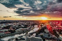 Над столицей европейской страны заметили неизвестные летающие объекты